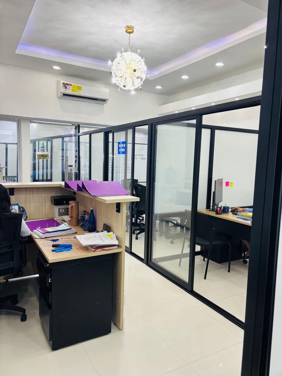 Vista interior de las oficinas de Imperio Contable